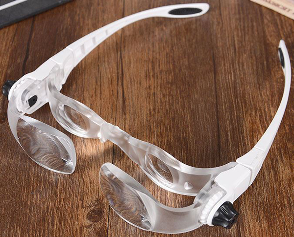 Glasses with magnifying glass HADEX P336B TI6650780 HADEX